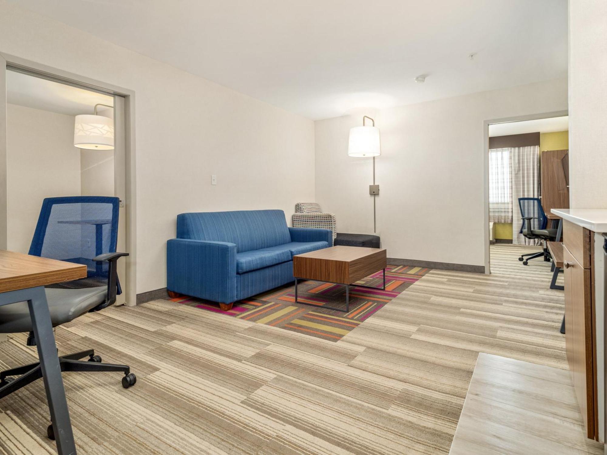 Holiday Inn Express & Suites Medicine Hat By Ihg Zewnętrze zdjęcie