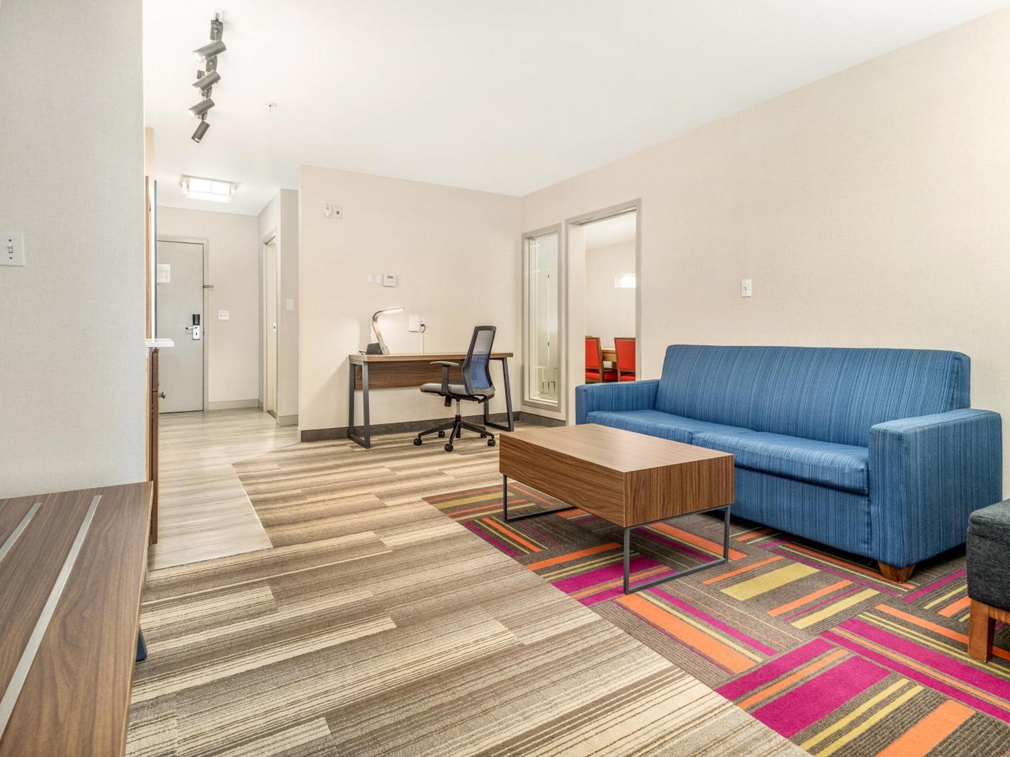 Holiday Inn Express & Suites Medicine Hat By Ihg Zewnętrze zdjęcie