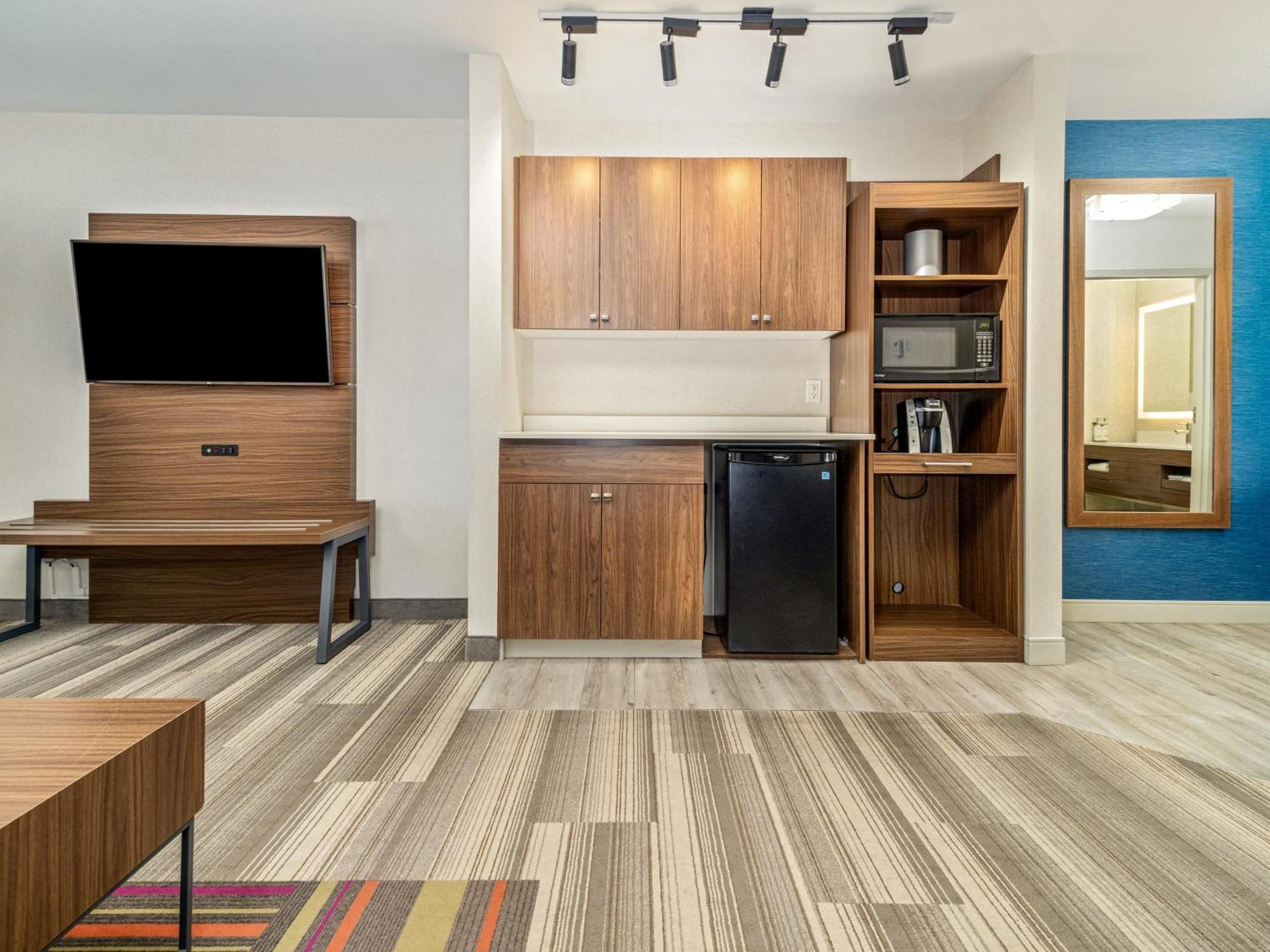 Holiday Inn Express & Suites Medicine Hat By Ihg Zewnętrze zdjęcie