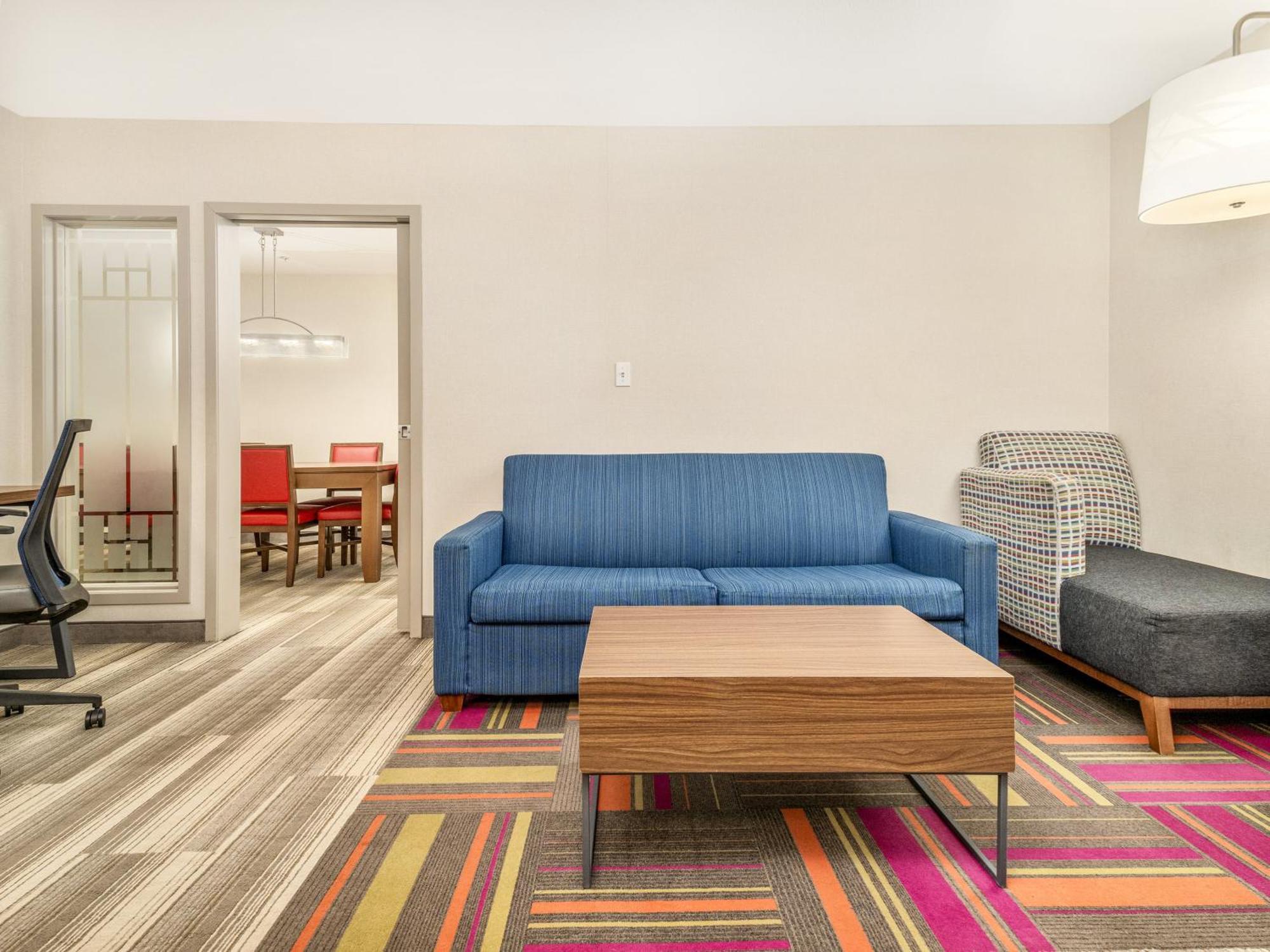 Holiday Inn Express & Suites Medicine Hat By Ihg Zewnętrze zdjęcie