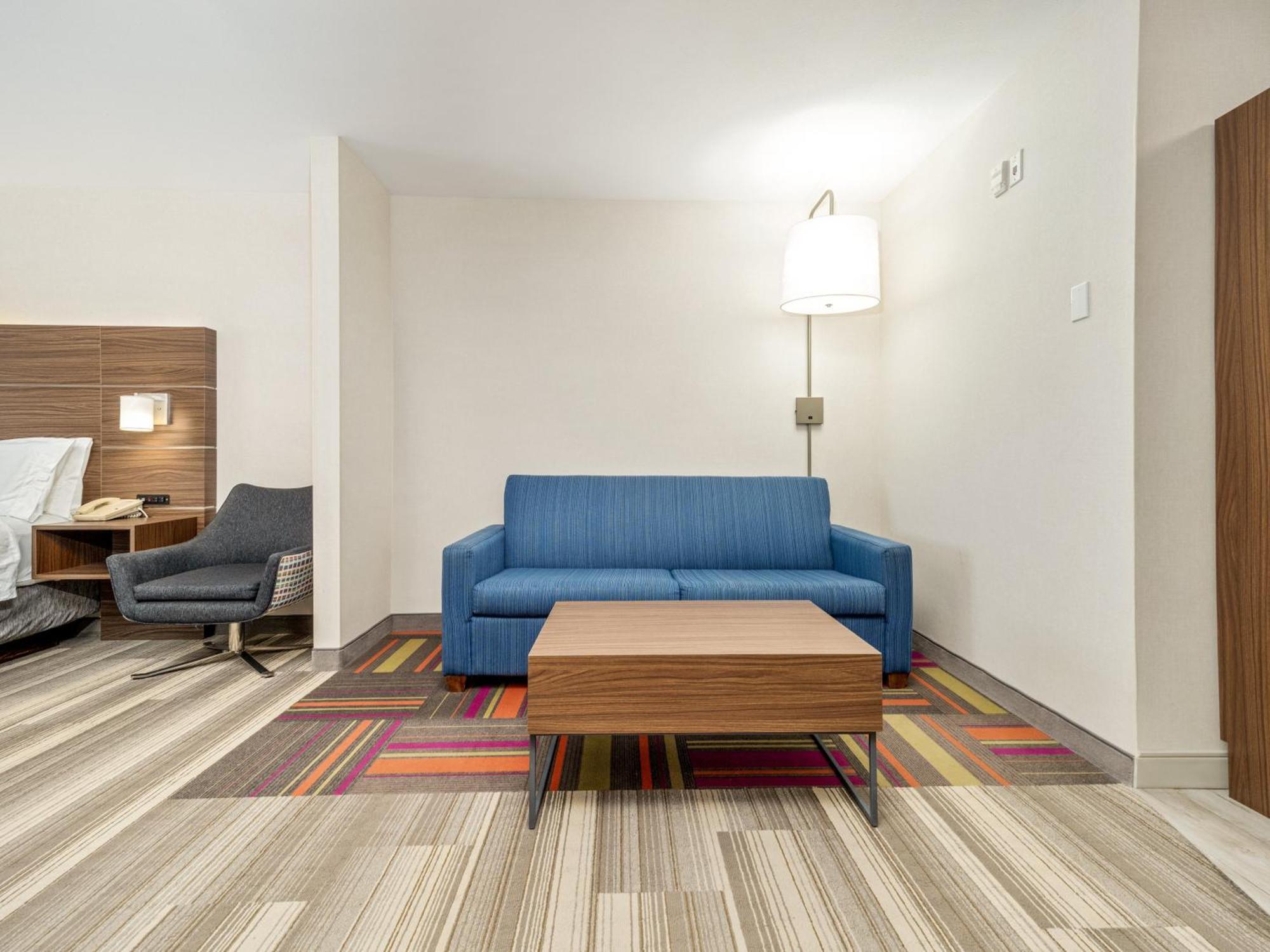 Holiday Inn Express & Suites Medicine Hat By Ihg Zewnętrze zdjęcie