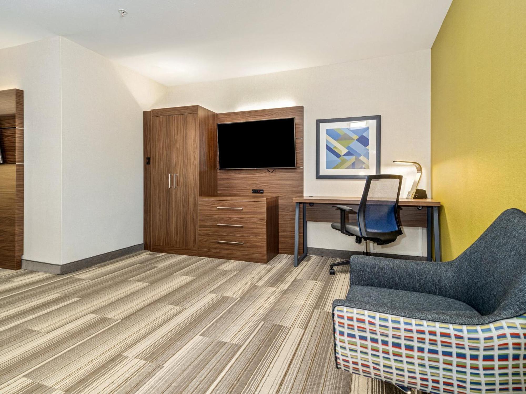 Holiday Inn Express & Suites Medicine Hat By Ihg Zewnętrze zdjęcie
