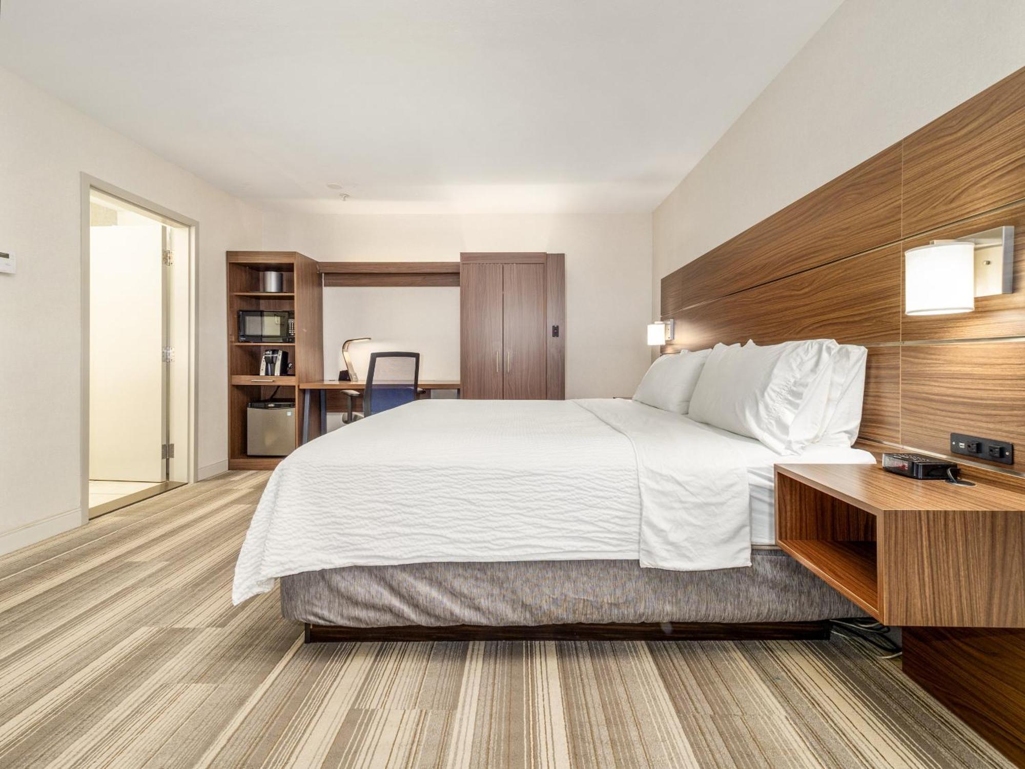 Holiday Inn Express & Suites Medicine Hat By Ihg Zewnętrze zdjęcie