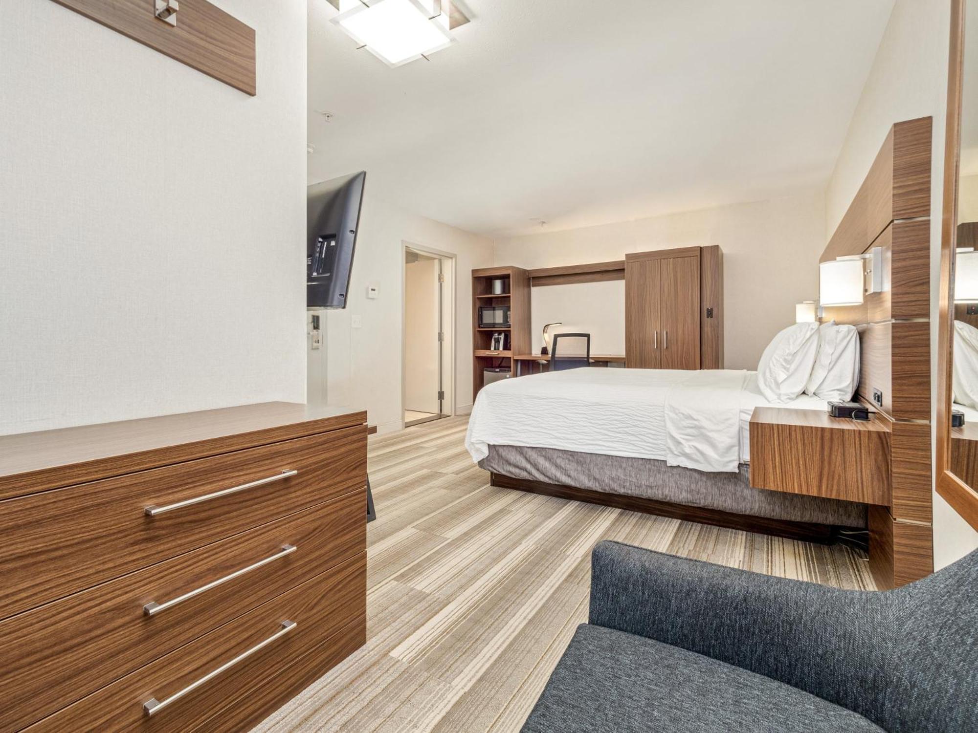 Holiday Inn Express & Suites Medicine Hat By Ihg Zewnętrze zdjęcie